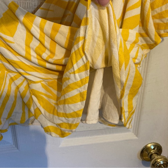 11 Honore Zebra Stripe Flutter Sleeve Faux Wrap Cropped Top - Picture 6 of 9